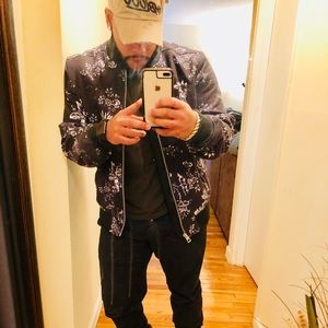 Meet your Posher, Rafael